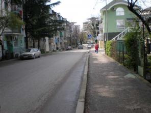 Продается 2-х ком. кв-ра под магазин в г. Туапсе на Черном море