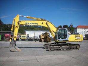   New Holland E385 2006