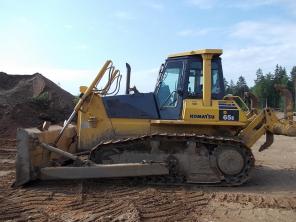 Бульдозер Komatsu D65E, 2009 года.