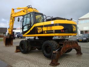 Колесный экскаватор JCB