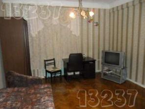 Сдаю посутчно 1к кв.,м.Цветной бульвар 2000р.