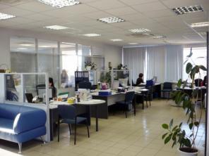 Продается сданное в аренду торгово офисное здание 1400 м2.