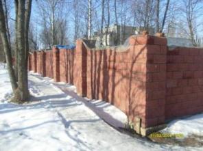 Блок «рваный камень» для заборов и стен.