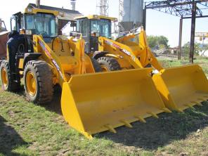 Фронтальный погрузчик XCMG LW300F новый в наличии за 1350 000 рублей.