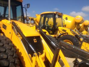    JCB 4cx 2008 .  !
