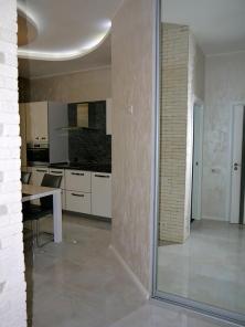 Квартира с дизайнерским ремонтом, Университет