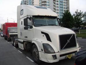 Контейнеровоз Volvo VNL