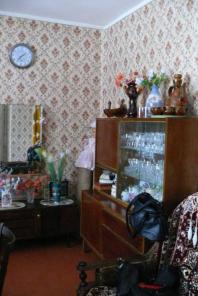 Продается участок с домом в п.Баковка.