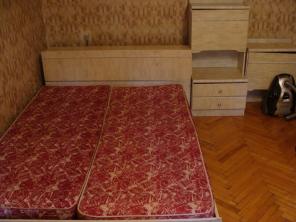 Продам двуспальную кровать+набор тумбочек, 5000 рублей