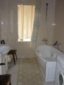 Продаю 2-х комнатную квартиру 76,5 м.кв. в тихом центре
