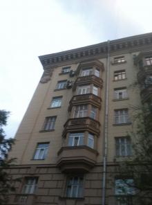 Продаю квартиру в красивом сталинском доме