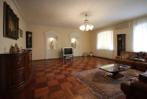 Продается 4-х комнатная квартира. г. Самара, общая площадь - 180,8 кв.м