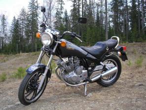   Yamaha xs 250 special