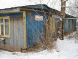 Продается здание с гаражом и земельным участком