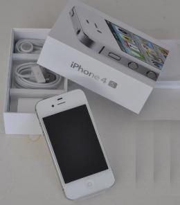 F/S: APPLE IPHONE 4S 64GB & SAMSUNG GALAXY S3 GT-I9300 (UNLOCKED )