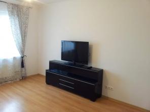 1-ая кв., 38+3.4 м2, евроремонт, мебель, техника.