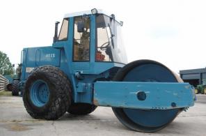 CATERPILLAR CS 563 C — грунтовый каток Год выпуска:1995
