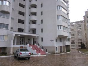 Продается 3-комнатная квартира в Алуште, продам без посредников.