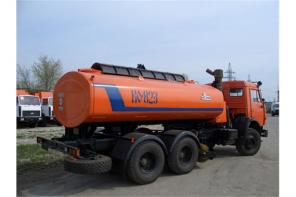 Продаю многофункциональную уборочную универсальную машину КО-823-01