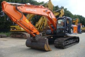 Hitachi ZX210LC-3 — гусеничный экскаватор