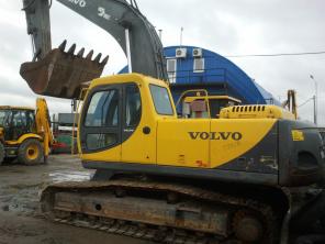 Гусеничный экскаватор Volvo EC240