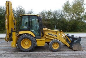 Komatsu WB97R -экскаватор-погрузчик