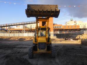     JCB  3CX   ,     !