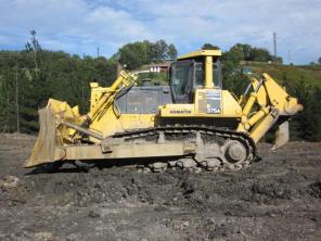   Komatsu D375A