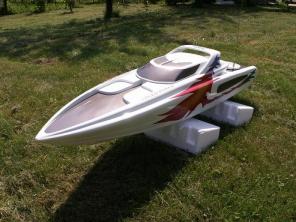 Лодка радиоуправляемая с бензиновым двс RTR 52"