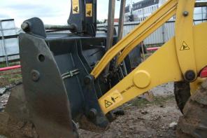   komatsu  WB97S   2007 ..    100000 