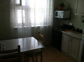 Cдам 2-х ком квартиру посуточно чистая есть всё.