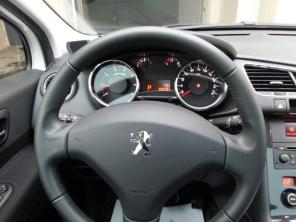 Продам Пежо 3008 2011 г.в.