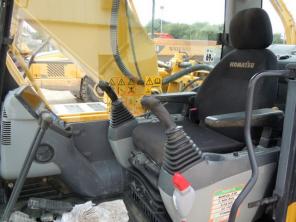   Komatsu PC210LC-8