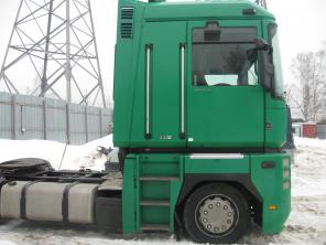 Седельный тягач Renault Magnum 2006г.в Двигатель: Volvo