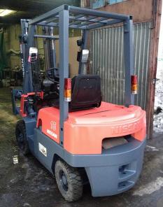 Погрузчик Nissan FG15 2002 года выпуска