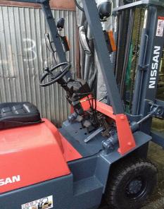 Погрузчик Nissan FG15 2002 года выпуска