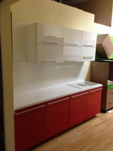 В связи с ликвидацией салона продаются кухни.