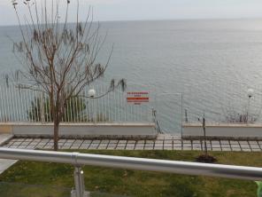 Продам двухкомнатная квартира прямо на берегу моря и горах в Свети Влас.