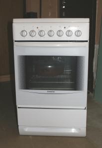 Продам электроплиту Ariston C 3V7 MW