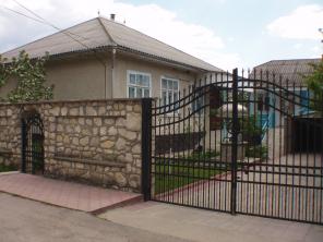 Продаю Дома и Магазины в Молдове
