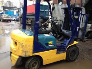 Автопогрузчик: Komatsu FD15T-17, 2003 г.в., цена 345 000 рублей.