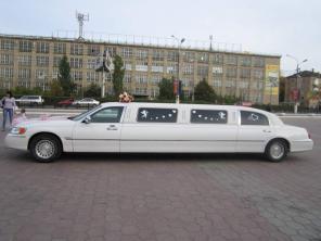 Прокат лимузинов и автомобилей на свадьбу в Туле