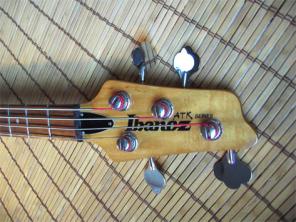 Продам Fender stratocaster made in Japan,миди-клавиатуру и барабанную установку
