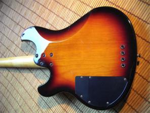 Продам Fender stratocaster made in Japan,миди-клавиатуру и барабанную установку