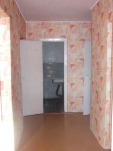 Продам 3-комнатную, благоустроенную, недорого.