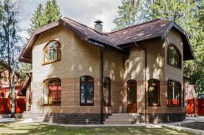Продаю 2 коттеджа и баню на одном участке, 15 км от МКАД по Дмитровскому ш.