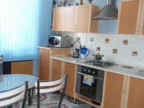 Сдаю однокомнатную квартиру в центре. посуточно