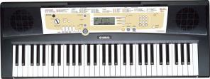 Продам синтезатор Yamaha PSR R200.