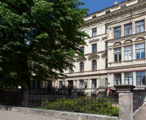 2-комнатная квартира в реновированном доме в центре Риги