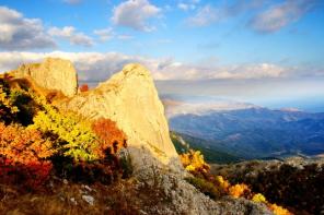 Туристические пешеходные маршруты по Крыму .